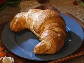 Круассан со сгущенным молоком