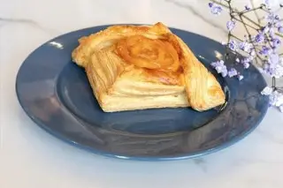 Дениш с персиком
