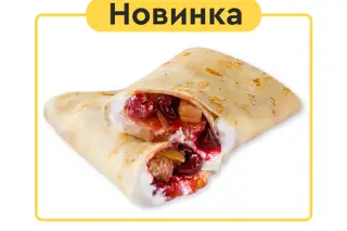 Блин с печеным яблоком и вишней