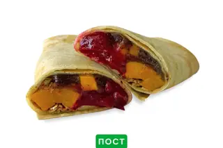 Блин постный с тыквой, финиками, клюквой и гранолой