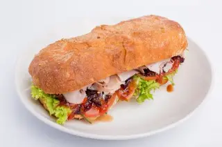 Сэндвич с ребрышками и аджикой