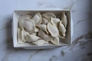 Замороженные вареники с вишней
