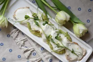Куриное филе с кабачковыми драниками в сливочно-сырном соусе 