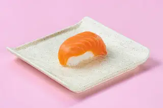 Суши с лососем