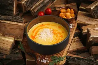 Крем-суп сырный с крутонами