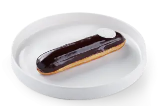 Эклер шоколадный