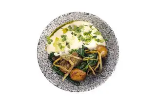 Куриная грудка, картофель бэби и сулугуни     