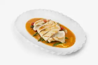 Кальмар на гриле с овощами 