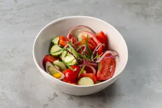 Салат овощной с маслом