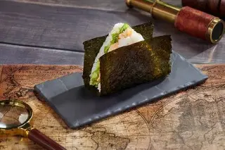 Онигири с курицей