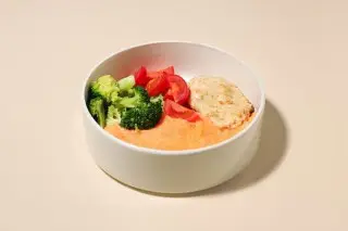 Овощное пюре с куриной котлетой