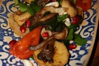 Салат с баклажанами и грибами