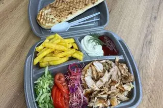 Шаурма на тарелке 