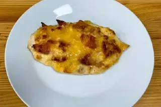 Мясо по-французски с помидором