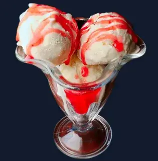 Мороженое с сиропом